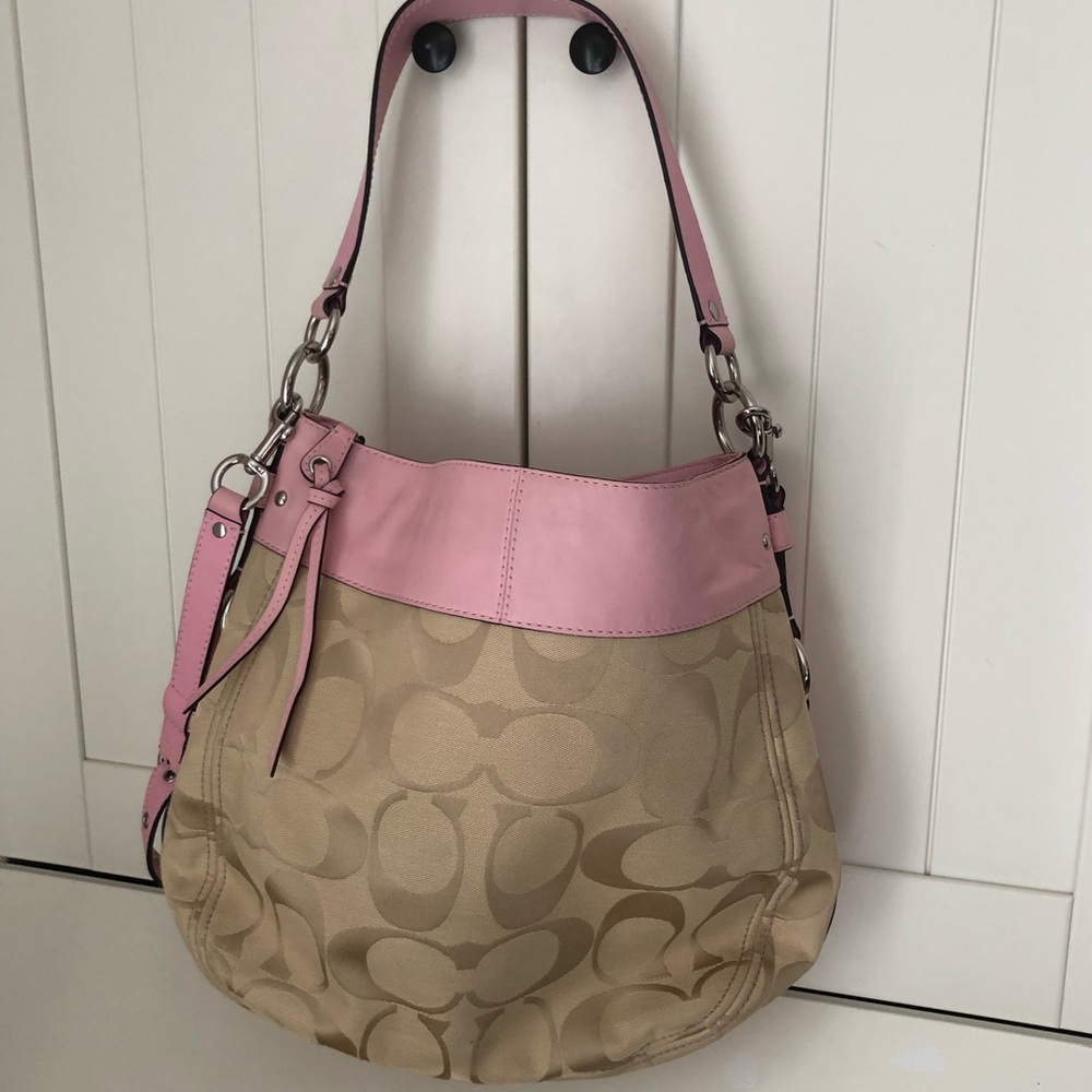 Coach - Signature Leather/Canvas Medium sized hobo shoulder bag with a strap
